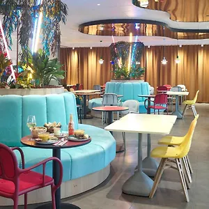 Hotel 17 Batignolles, Paris